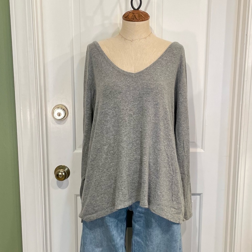 Brandy Melville Gray V-Neck Sweater